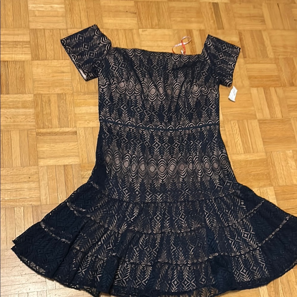 Monique Lhuillier Navy Lace Dressed